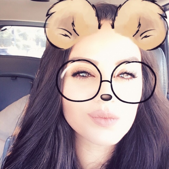 Meet your Posher, Isa. ❤️ - Picture 1 of 2